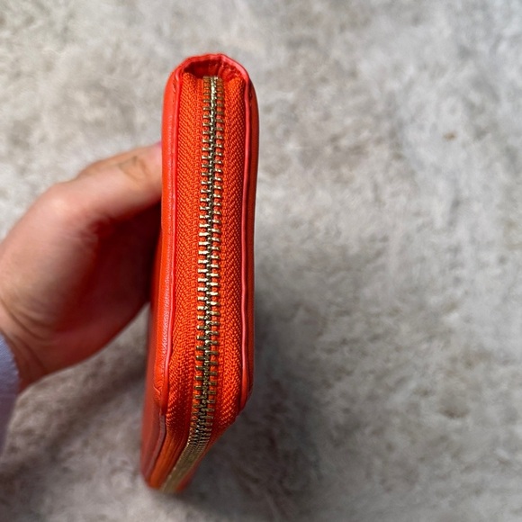 Like New Tory Burch Orange Amanda Continental Leather Zip Wallet - Picture 5 of 13